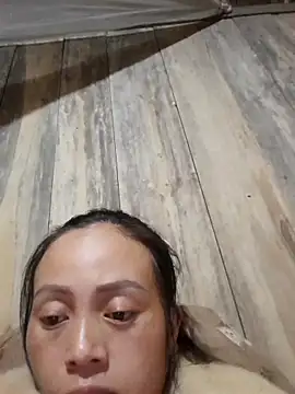 Snapshot of Tuyet_xx chatting on November 8, 2025, 2:20 pm Tuyet xx online show from November 8, 2025, 2:20 pm