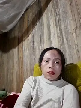 Snapshot of Tuyet_xx chatting on November 27, 2025, 4:02 am Tuyet xx online show from November 27, 2025, 4:02 am