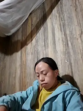 Snapshot of Tuyet_xx chatting on November 26, 2025, 4:01 am Tuyet xx online show from November 26, 2025, 4:01 am