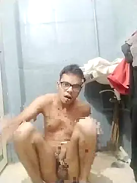 sexybobby13 online show from December 15, 2025, 10:21 am