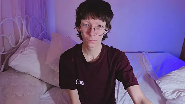 TommieHi online show from October 26, 2025, 5:19 am