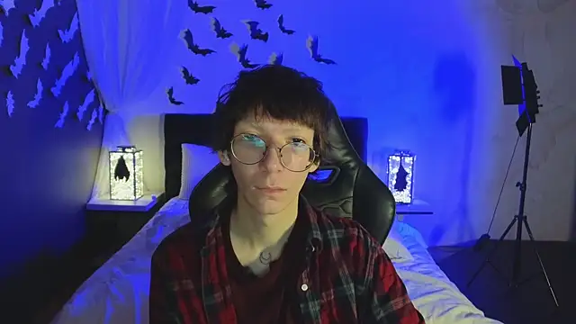 TommieHi online show from October 31, 2025, 5:26 am