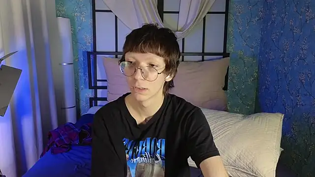 TommieHi online show from October 17, 2025, 1:02 pm