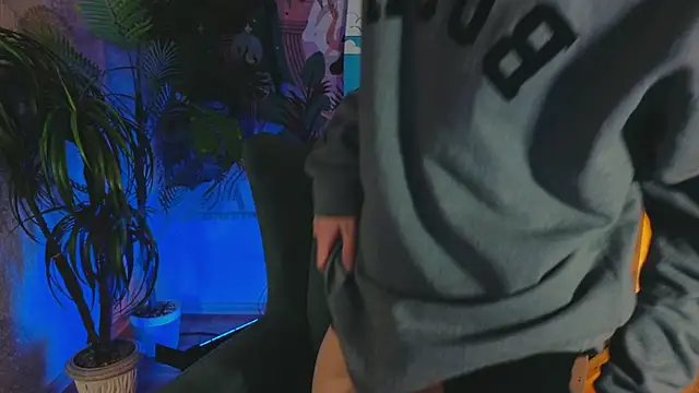 TommieHi online show from October 25, 2025, 5:28 am