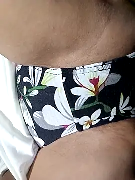 Snapshot of Hotmommax chatting on February 10, 2026, 9:25 pm Hotmommax online show from February 10, 2026, 9:25 pm