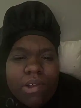 Snapshot of Angelslays chatting on October 3, 2025, 9:27 pm Angelslays online show from October 3, 2025, 9:27 pm