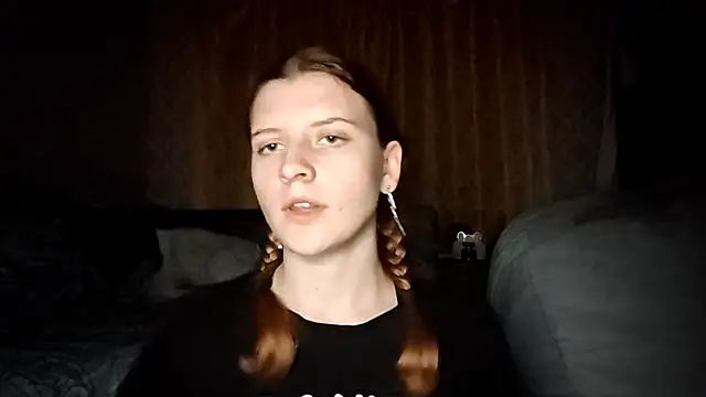 LynteriLain online show from October 26, 2025, 8:31 pm