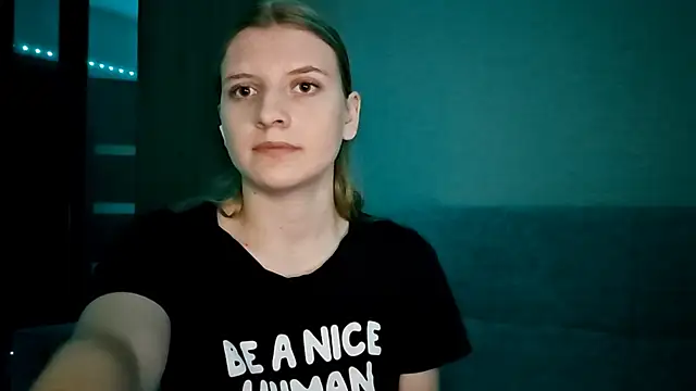 LynteriLain online show from November 23, 2025, 3:16 am