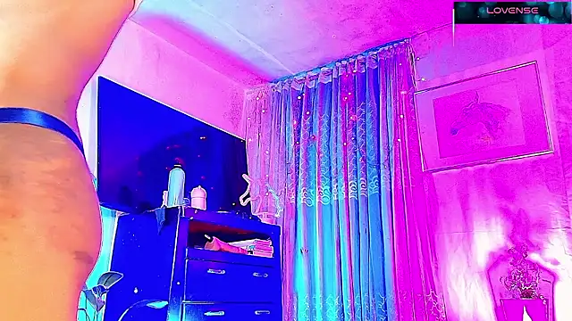 GIRLS OFFICIALL   online show from January 13, 2026, 6:06 am