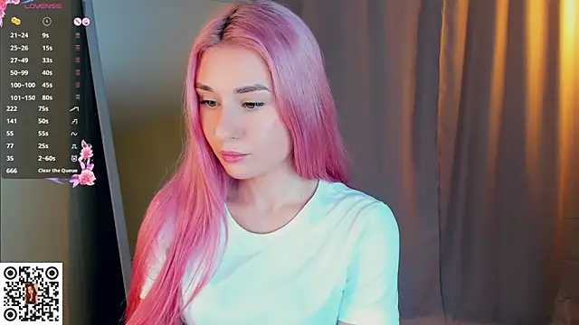 Snapshot of MinaRuzzo chatting on December 18, 2025, 5:12 am MinaRuzzo online show from December 18, 2025, 5:12 am