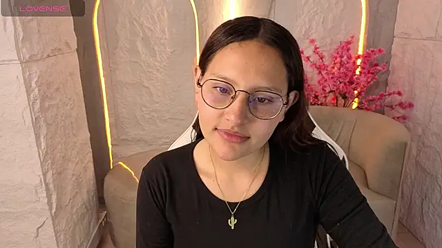 Snapshot of Nyx_Tamy_Tx_ chatting on October 1, 2025, 1:04 pm Nyx Tamy Tx online show from October 1, 2025, 1:04 pm