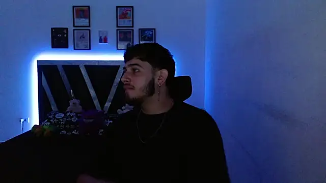 Sebasxxl12 online show from October 17, 2025, 1:13 pm