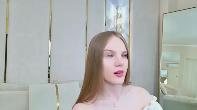Snapshot of Lili_Lohan chatting on May 27, 2026, 5:04 am Lili Lohan online show from May 27, 2026, 5:04 am