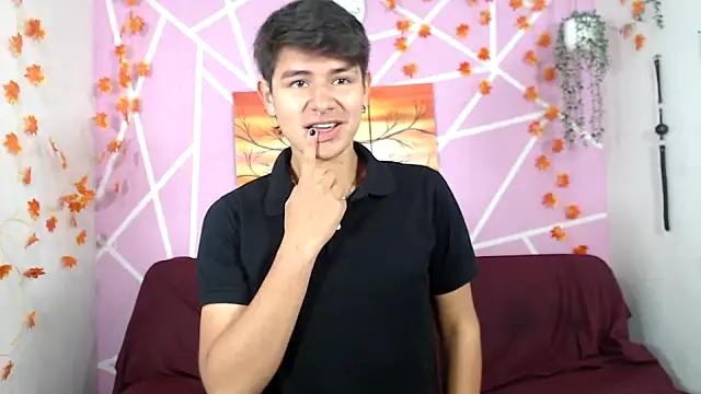 nexusboyhot online show from October 3, 2025, 1:34 pm