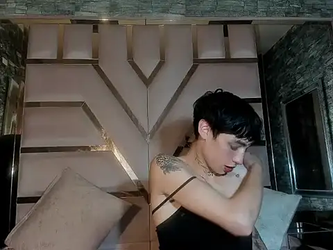 Mila Leon online show from October 6, 2025, 4:13 am