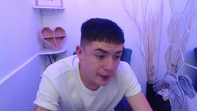 Snapshot of Adam_Blaze chatting on October 2, 2025, 6:11 pm Adam Blaze online show from October 2, 2025, 6:11 pm