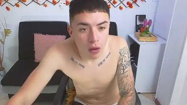 Snapshot of Adam_Blaze chatting on November 4, 2025, 5:06 pm Adam Blaze online show from November 4, 2025, 5:06 pm