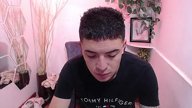 Snapshot of Adam_Blaze chatting on November 28, 2025, 4:29 pm Adam Blaze online show from November 28, 2025, 4:29 pm