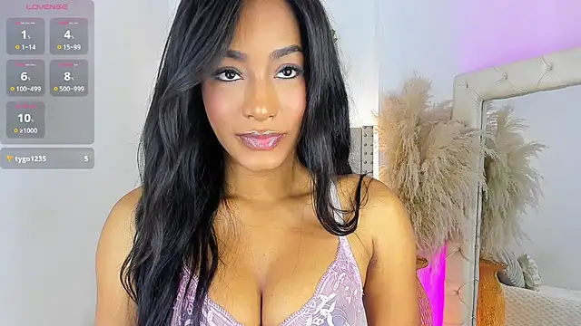 Snapshot of mia_juicy_ chatting on September 30, 2025, 9:21 pm mia juicy online show from September 30, 2025, 9:21 pm