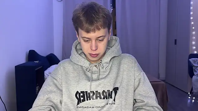  bee boy  online show from November 29, 2025, 2:28 pm