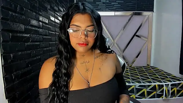 Snapshot of ParisBustamanterx chatting on October 8, 2025, 2:35 am ParisBustamanterx online show from October 8, 2025, 2:35 am