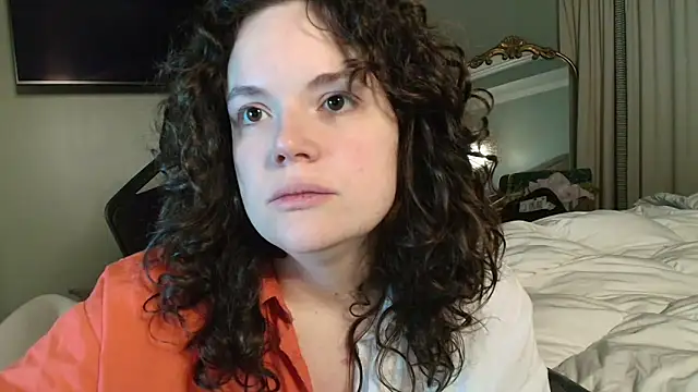 ClaireZX online show from October 14, 2025, 6:14 am