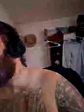 Dong915915 online show from December 22, 2025, 11:54 am