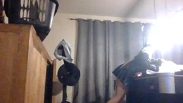 Snapshot of NIXMAX chatting on October 12, 2025, 9:49 pm NIXMAX online show from October 12, 2025, 9:49 pm