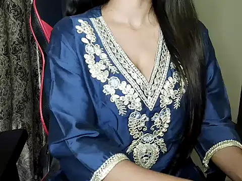 Snapshot of Brown_Girl_19 chatting on October 7, 2025, 6:53 pm Brown Girl 19 online show from October 7, 2025, 6:53 pm