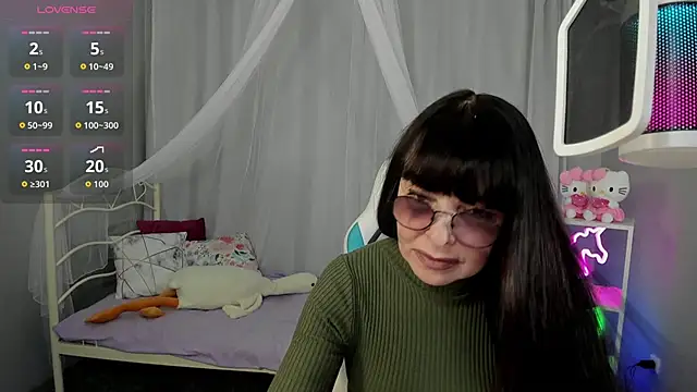 Snapshot of LindaRomero chatting on October 11, 2025, 8:48 am LindaRomero online show from October 11, 2025, 8:48 am