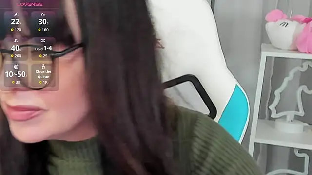 Snapshot of LindaRomero chatting on October 4, 2025, 9:11 am LindaRomero online show from October 4, 2025, 9:11 am