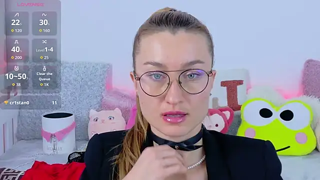 MysticRoxanne online show from November 20, 2025, 8:31 pm