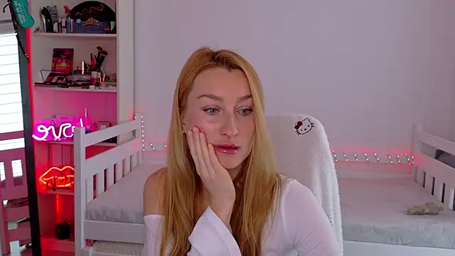 MysticRoxanne online show from January 7, 2026, 10:20 am