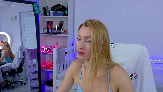 MysticRoxanne online show from January 8, 2026, 2:01 pm