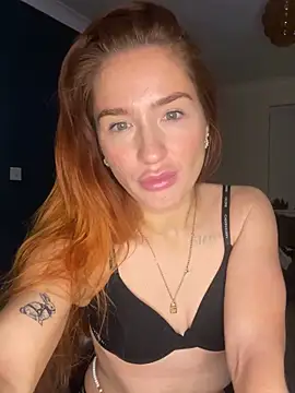 Cherry-L-28 online show from December 5, 2025, 9:23 pm