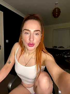 Cherry-L-28 online show from November 22, 2025, 9:46 pm