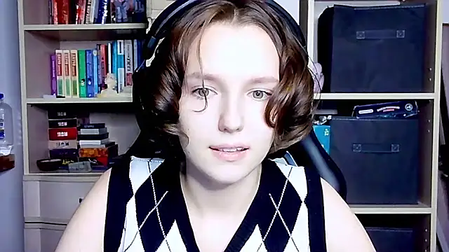 Diana-back online show from October 3, 2025, 4:30 pm