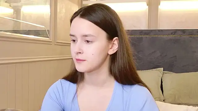 EvaSwen online show from April 12, 2026, 5:54 am