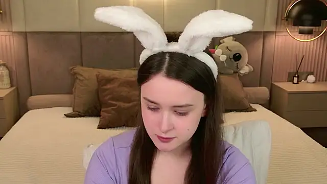 EvaSwen online show from April 7, 2026, 12:51 pm