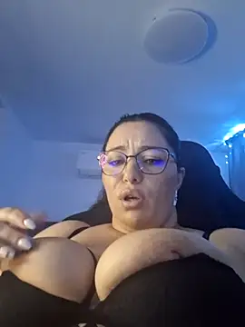 miss Lia13 online show from November 3, 2025, 12:31 pm