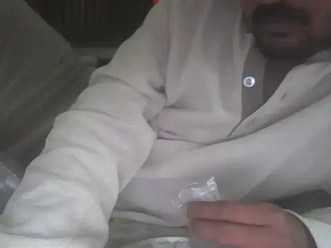 Hhhggghrrr3219 online show from November 14, 2025, 5:22 am