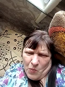 Apeesynka55211 online show from March 2, 2026, 2:24 pm