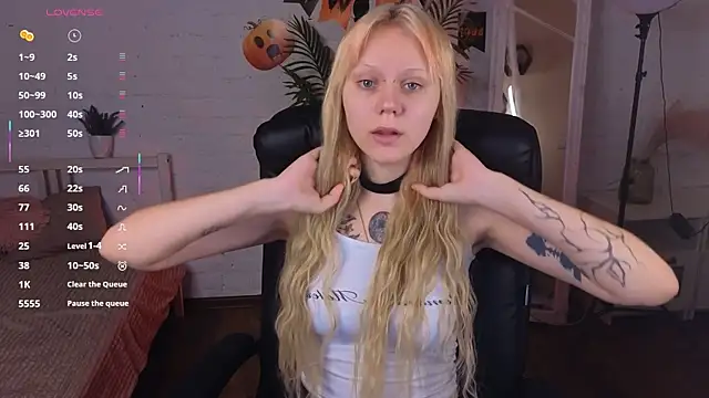 kitten murray  online show from October 30, 2025, 6:01 am