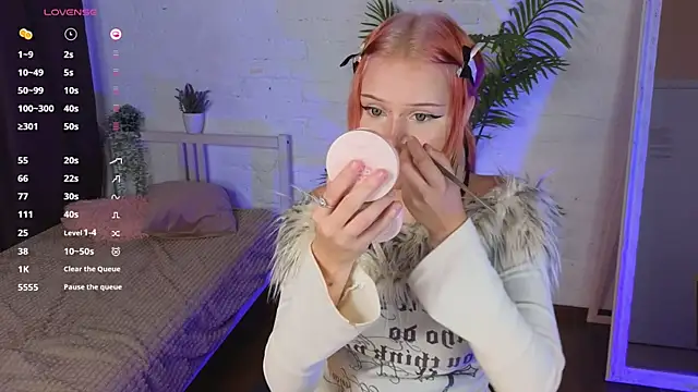 kitten murray  online show from October 9, 2025, 6:03 am