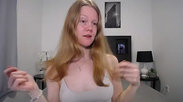 Snapshot of naughtyfox89 chatting on February 13, 2026, 2:22 am naughtyfox89 online show from February 13, 2026, 2:22 am