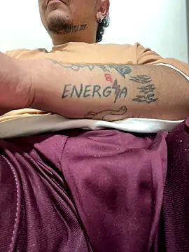 Snapshot of marleboy2805 chatting on December 19, 2025, 7:16 pm marleboy2805 online show from December 19, 2025, 7:16 pm