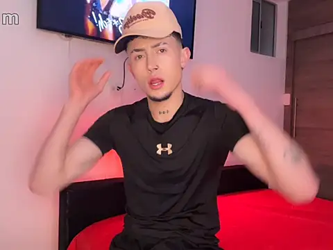 Snapshot of strongManLatino chatting on January 16, 2026, 9:30 pm strongManLatino online show from January 16, 2026, 9:30 pm