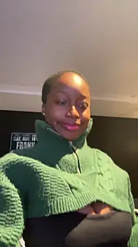 Snapshot of tia___fox chatting on November 30, 2025, 10:10 pm tia fox online show from November 30, 2025, 10:10 pm