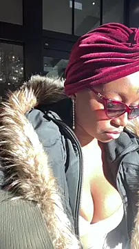 Snapshot of tia___fox chatting on November 19, 2025, 7:47 pm tia fox online show from November 19, 2025, 7:47 pm