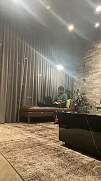 Snapshot of tia___fox chatting on November 17, 2025, 11:42 pm tia fox online show from November 17, 2025, 11:42 pm